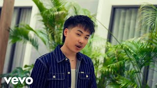 Lirik Lagu Where You Are - Keenan Te: I've Tried To Runaway So Far from Love