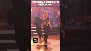 ¡Arrolladora! Shakira Sacude París con Su Voz