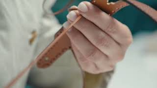  Discover the craftmanship behind the Peekaboo