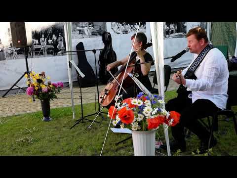 Agnės ir Giedriaus Arbačiauskų poetinė muzikinė programa “Dar penkios minutės nakties“. Rokiškio Juozo Keliuočio viešojoje bibliotekoje. 2021 06 21.