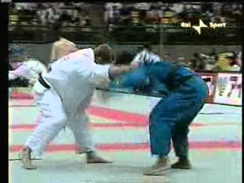 JUDO 2005 World Championships Cairo: Guillaume Elmont (NED) - Roman Gontyuk (UKR)
