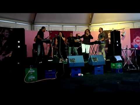 The Tong Tong Crushers feat. Justine Pelmelay - Ain't nobody