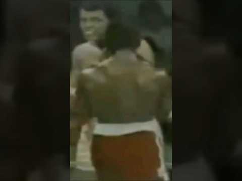 Muhammad Ali Amazing defense on the ropes😲 #shorts