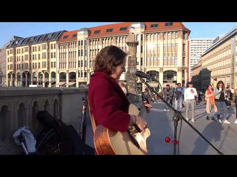LIV SUMMER "Dangerous" - amazing voice (Streetmusic Berlin (2019-03-30)