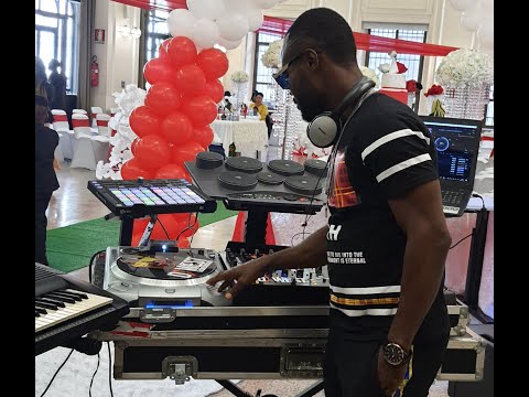 DJ WEST LIVE ON STAGE 1