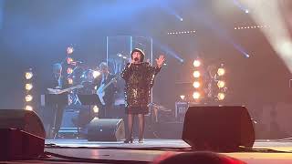 Mireille Mathieu - Quand la nuit vient sur la ville / Made in France (Prague, 22.10.2022)