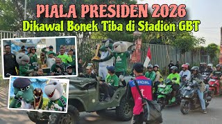 Download lagu Escorted by Bonek, the 2026 President's Cup Arrives at GBT Stadium | Bonek and Bonita Immediately... mp3