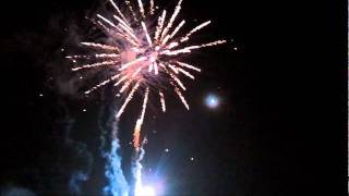 preview picture of video 'Mangotsfield Bristol fireworks display 2011 salute finale'