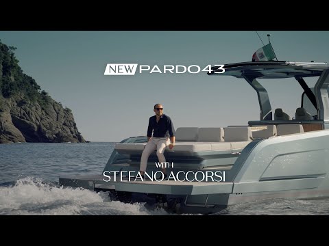 Stefano Accorsi on board the New Pardo 43.