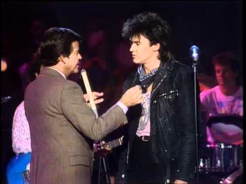 Dick Clark Interviews Paul Young - American Bandstand 1985