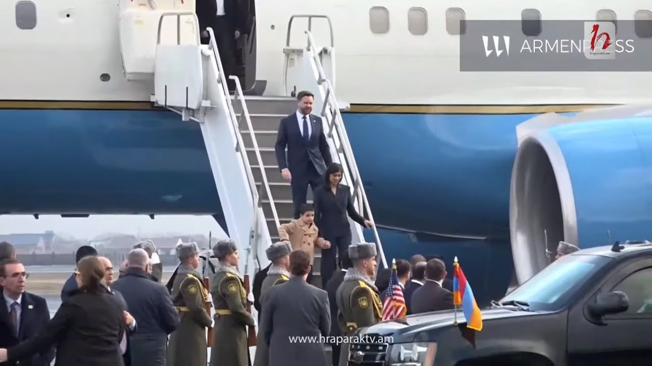 Ջեյմս Դեյվիդ Վենսը ժամանեց