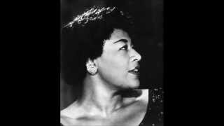 Everyone&#39;s Wrong But Me by Ella Fitzgerald with Lyrics