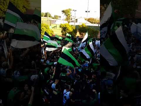 "la gloriosa banda de Chicago" Barra: Los Pibes de Chicago &bull; Club: Nueva Chicago