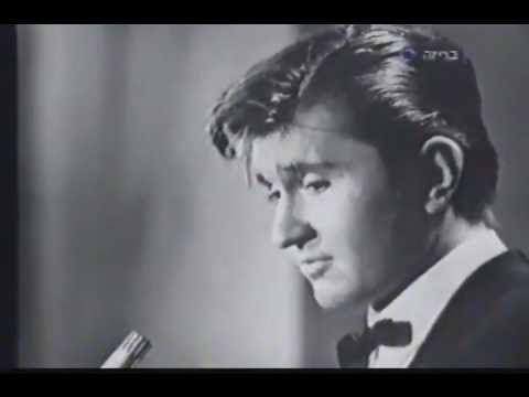 Bobby Solo - Una lacrima sul viso 1964. Tradução e Legendas em Português.