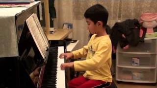 6 year old piano player Vincent performs Five Note Sonatina