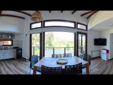 Cabaña en Bariloche para 4 personas | Salón principal con balcón al bosque 🌲 Vista 360°