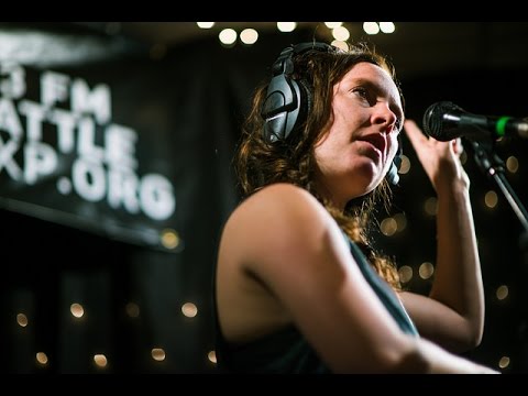 Sylvan Esso - Hey Mami (Live on KEXP)