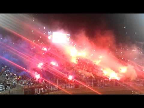 "Copa Antel 2016: Recibimiento de la hinchada de Nacional" Barra: La Banda del Parque • Club: Nacional