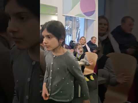 Родители ждут детей. Школа Эдварда Грига ..