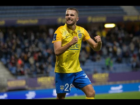 Les buts de Gaétan Weissbeck et Adama Niane face au FC Chambly