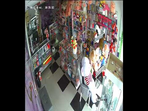 CCTV footage of M7.5 Earthquake from a shop in Los Guayos, Carabobo, Venezuela