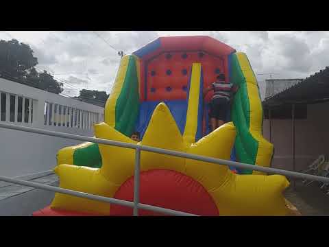 Gurizada no tobogã inflável!