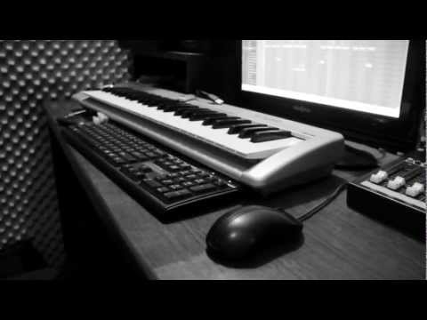 LOONEY & GASMILLA. AzontoGurlz (WontseAdi)