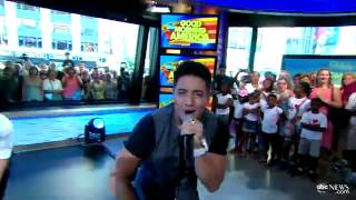 Stefano performs &quot;I&#39;m on a roll&quot; on Good Morning America