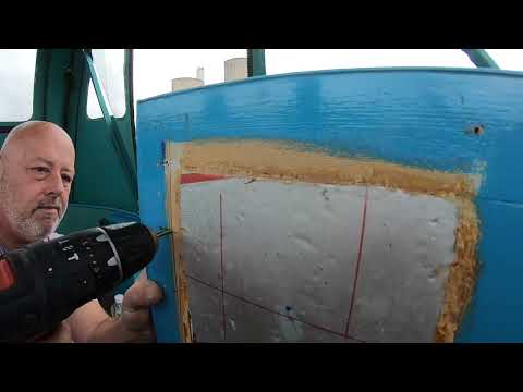 VLOG 118, Narrowboat Fit Out - How NOT to fit a Enfield garage door lock