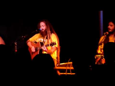 Paula Fuga - My Sweetness (Maui live 2.11.11)