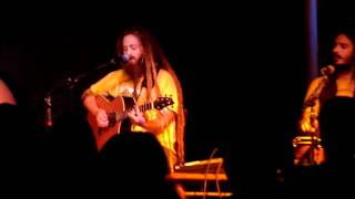 Paula Fuga - My Sweetness (Maui live 2.11.11)