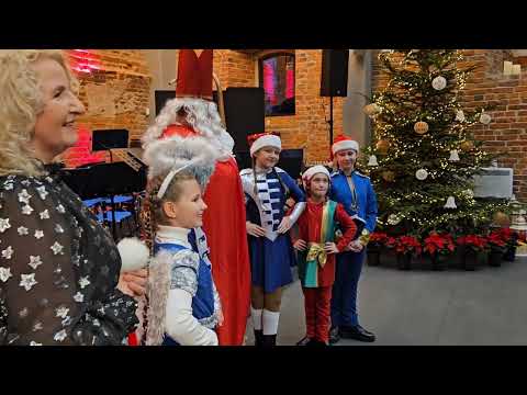 Racibórz Tworków. The Krzyżanowice Commune's Christmas Fair in the fairy-tale setting of the Castle