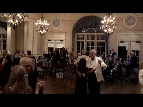 "Somethin' Stupid" - Frank & Nancy Sinatra | Unforgettable Big Band