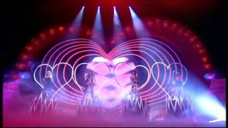 LITTLE MIX SING DON&#39;T LET GO ON NATIONAL TELEVISION AWARDS (HQ)