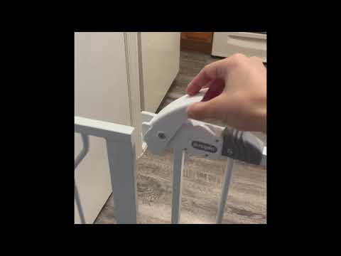Regalo Easy Step 38.5-Inch Wide Walk Thru Baby Gate Review #ad