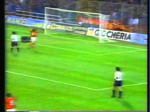 1991 (October 23) Genoa (Italy) 3-Dinamo Bucharest (Romania)1 (UEFA Cup).mpg