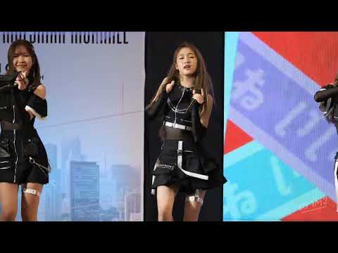 BNK48 Paeyah - ดีอะ @ 48TH Roadshow Mini Concert [Fancam 4K 60p] 221106