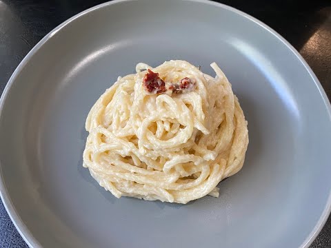 CREAMY GARLIC ALFREDO PASTA | 15 MINUTES PASTA | ALFREDO SAUCE WITH MILK | VEGETARIAN MEDLEY
