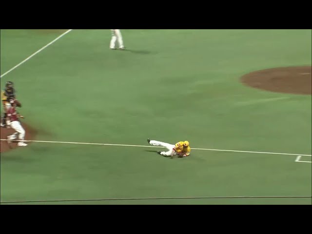 【5回表】「流れは渡さない!!」 ホークス・明石 華麗なスライディングキャッチ 2015/9/5 H-E