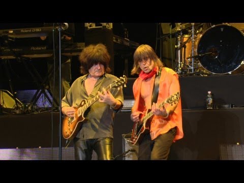 PIRAMIS- Kóbor angyal - (Official Music Video) - 2006 SportAréna