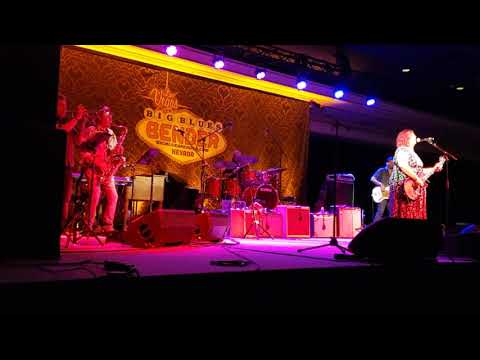 Joanna Connor - Shake Your Moneymaker