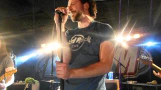 Afterhours Bloom 10/5/2012 Veleno cantata da un ragazzo del pubblico