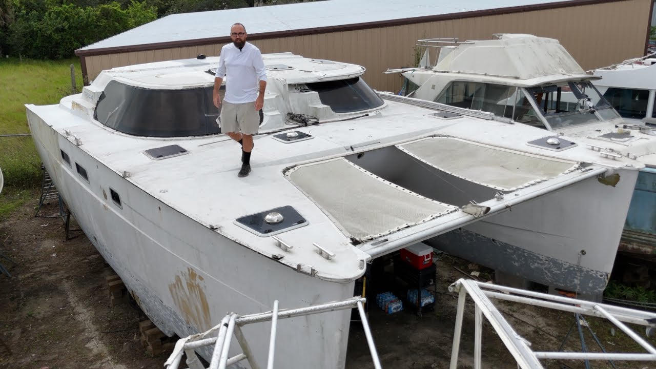 ⛵️ Hurricane-damaged catamaran. We're moving in!