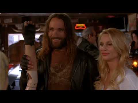 Edie Takes Lynette To A Bar - Desperate Housewives 5x19 Scene