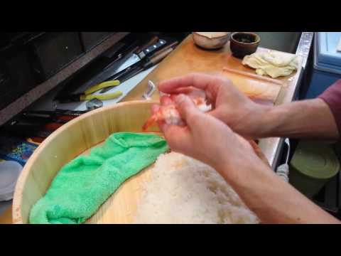 How to make a nigiri sushi with shrimp - Osaka - Japan