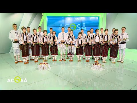 Ansamblul etnofolcloric ”Romanița” - De-ai lua pe umăr crucea (ACASĂ)