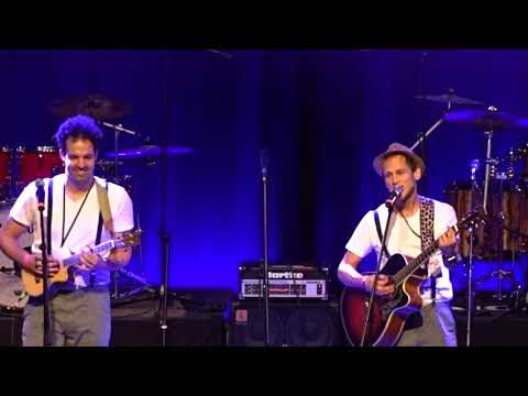 STRANDAKUSTIK Live @German Rock & Pop Award 2017 – Sing und tanz