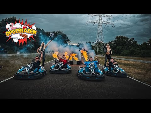 OPGEBLAZEN  -  Links Vooraan