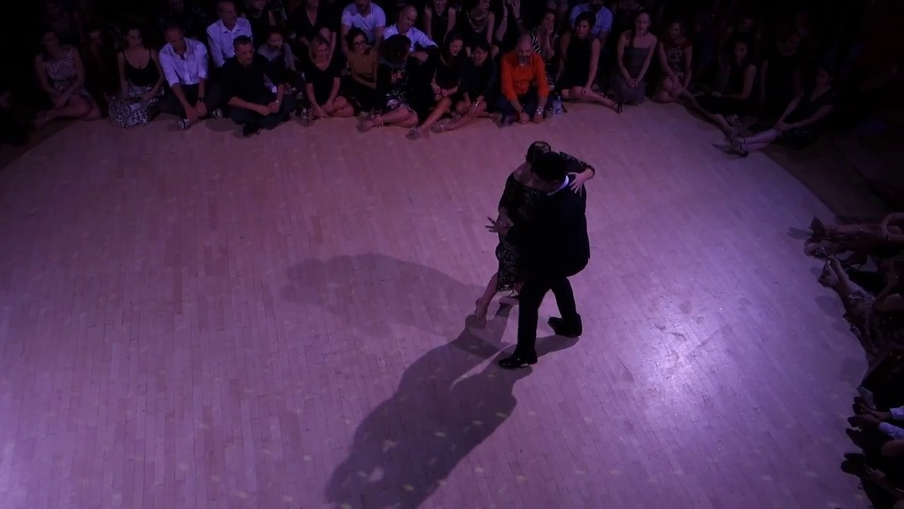 Carlos Espinoza & Noelia Hurtado - (De Antano - Juan D'Arienzo - Albero Echague)