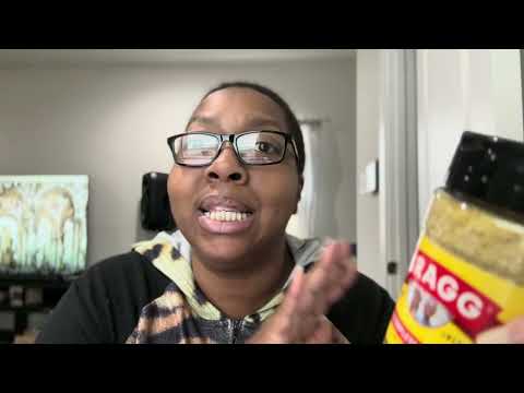 BRAGG Nutritional Yeast Review 🍿 | Best Vegan Popcorn Topping? Honest Amazon Review!